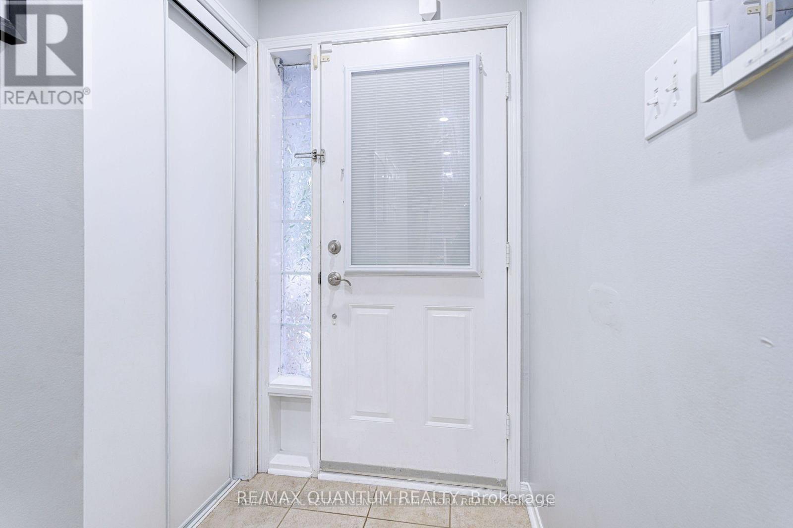 7204 Frontier Ridge, Mississauga, Ontario  L5N 7R2 - Photo 4 - W13626434
