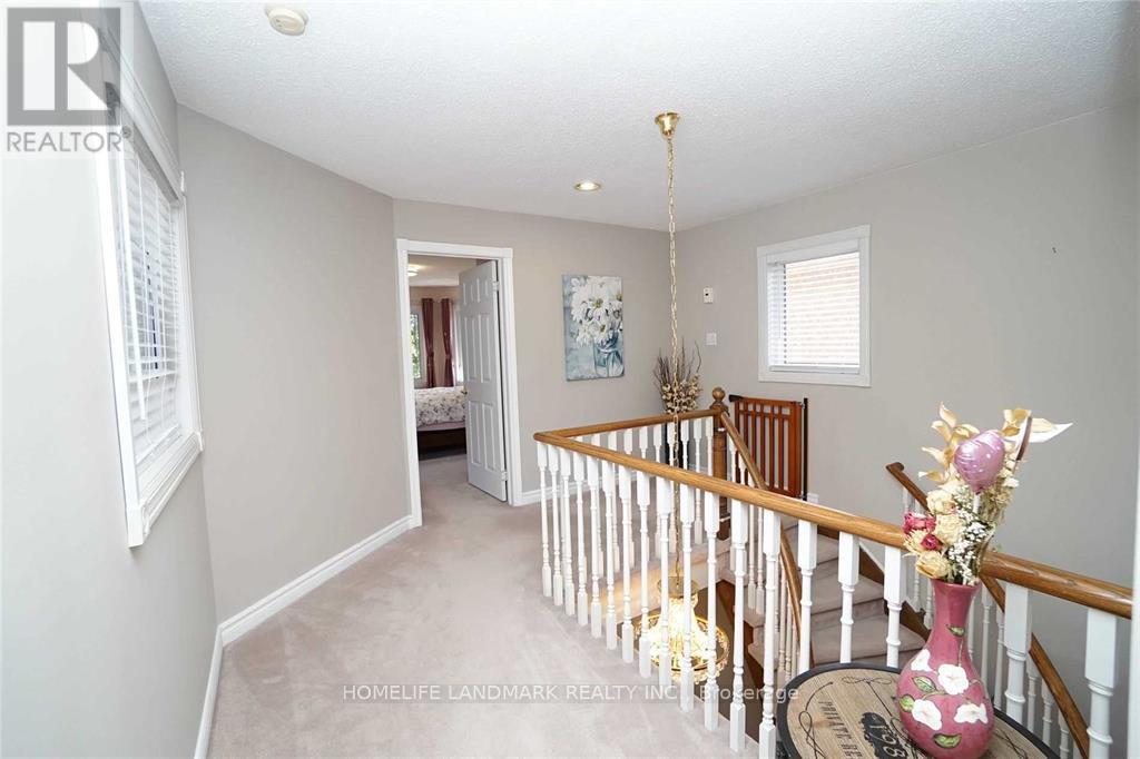 4887 Natkarni Crescent, Mississauga, Ontario  L5V 1L4 - Photo 15 - W13626466