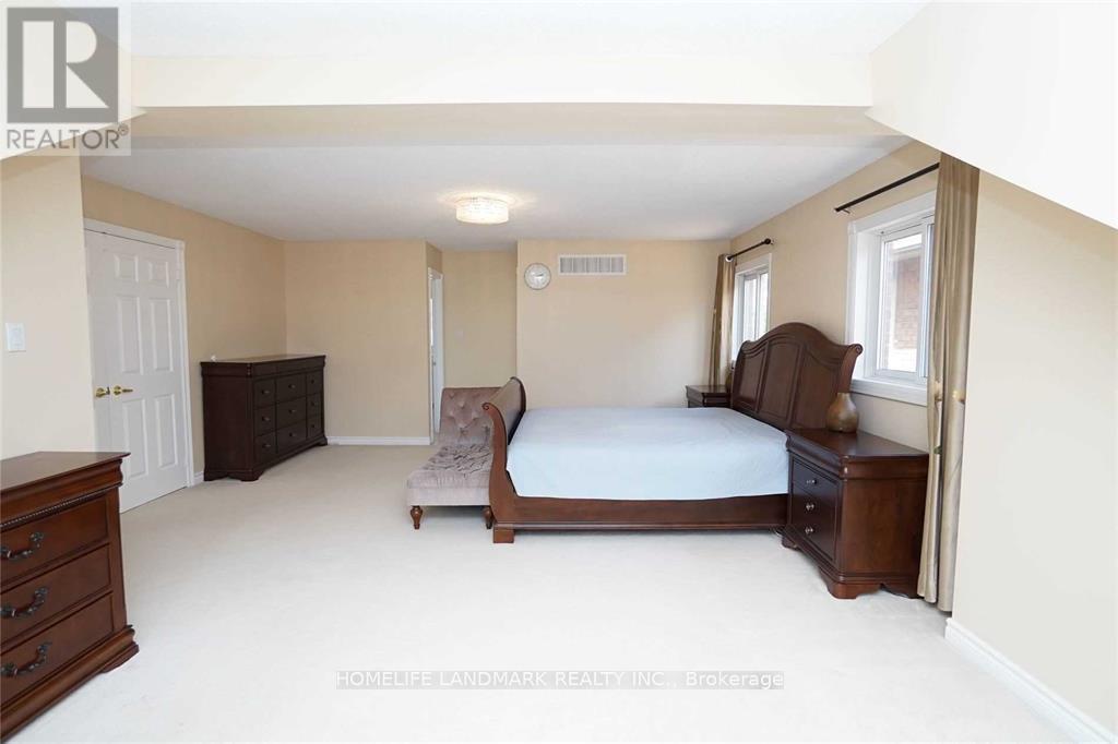 4887 Natkarni Crescent, Mississauga, Ontario  L5V 1L4 - Photo 18 - W13626466
