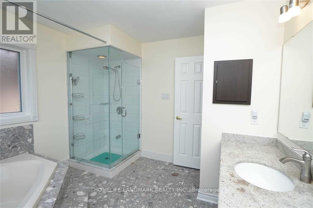 4887 Natkarni Crescent, Mississauga, Ontario  L5V 1L4 - Photo 21 - W13626466