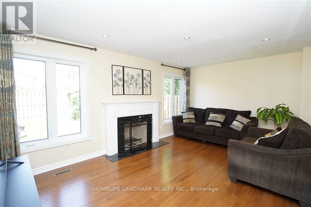 4887 Natkarni Crescent, Mississauga, Ontario  L5V 1L4 - Photo 9 - W13626466