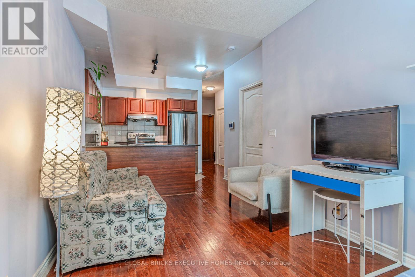 33 Elm Drive W, Mississauga, Ontario  L5B 4M2 - Photo 5 - W13626476