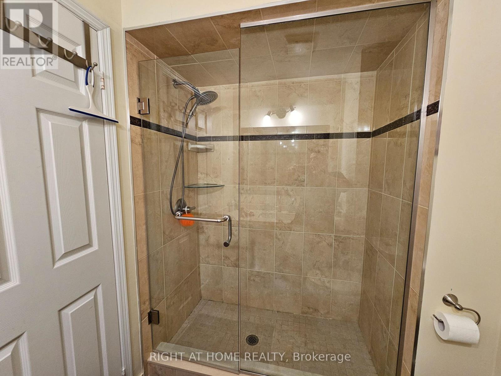710 Ashprior Avenue, Mississauga, Ontario  L5R 3N8 - Photo 18 - W13626504