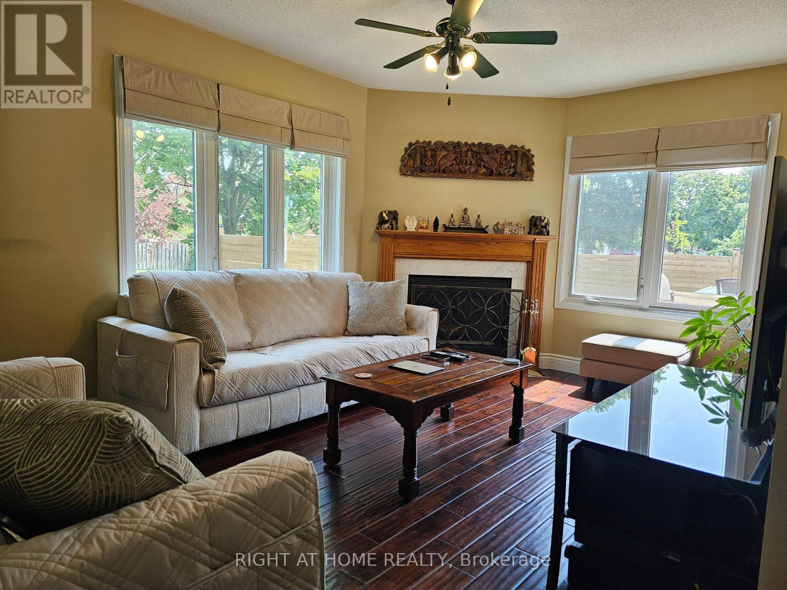 710 Ashprior Avenue, Mississauga, Ontario  L5R 3N8 - Photo 4 - W13626504