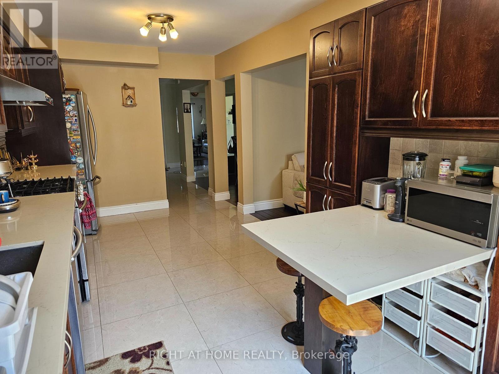710 Ashprior Avenue, Mississauga, Ontario  L5R 3N8 - Photo 7 - W13626504