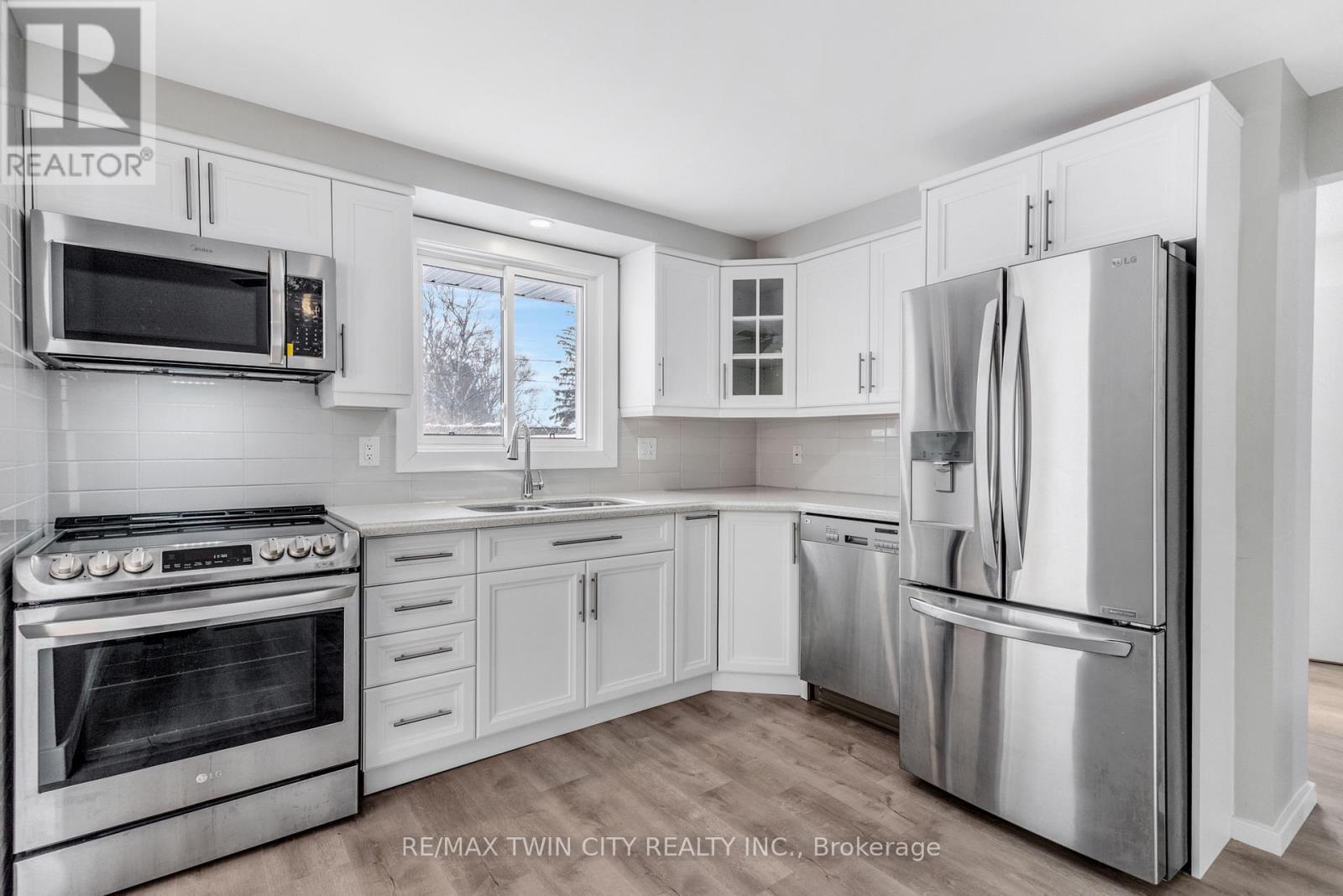 111 Manor Drive, Kitchener, Ontario  N2A 2T9 - Photo 17 - X13626354