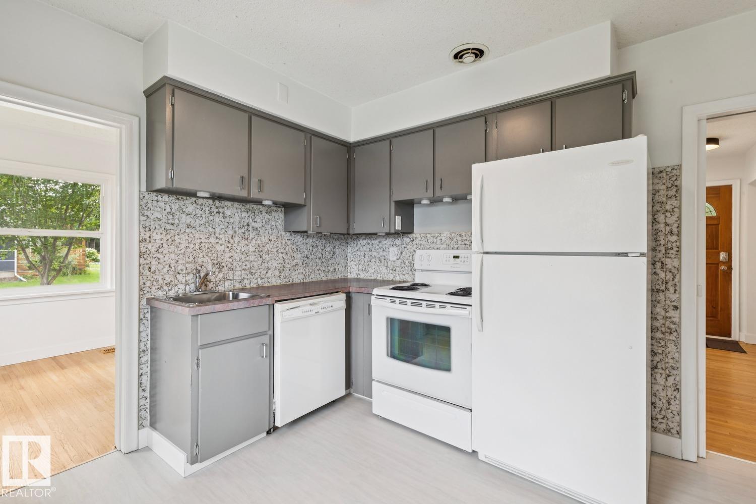8202 93a Av NW NW, Edmonton, Alberta  T6C 1V6 - Photo 14 - E4501639