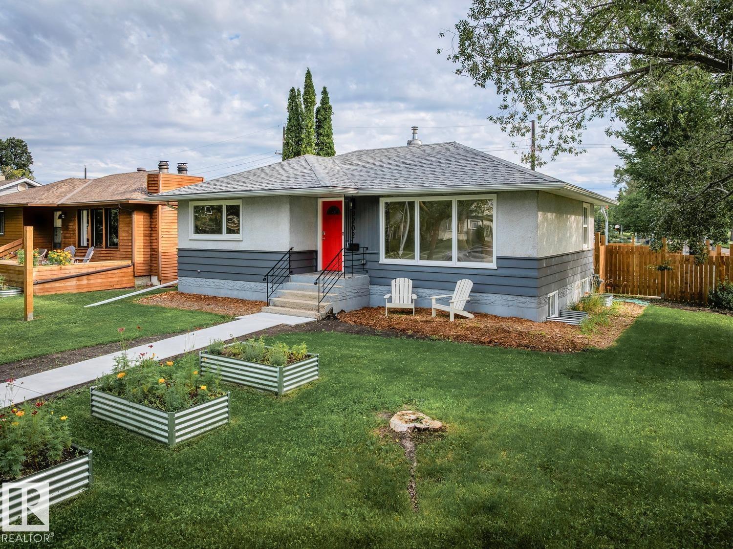 8202 93a Av NW NW, Edmonton, Alberta  T6C 1V6 - Photo 2 - E4501639