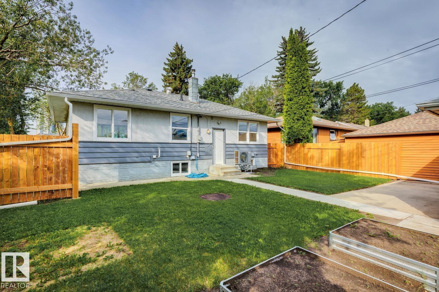 8202 93a Av NW NW, Edmonton, Alberta  T6C 1V6 - Photo 5 - E4501639
