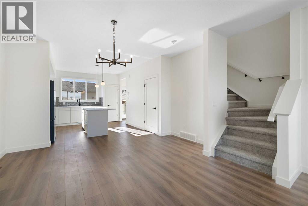 215 Belvedere Avenue SE, Calgary, Alberta  T2A 8A1 - Photo 9 - A2265805