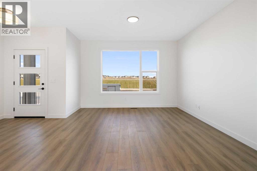 215 Belvedere Avenue SE, Calgary, Alberta  T2A 8A1 - Photo 6 - A2265805