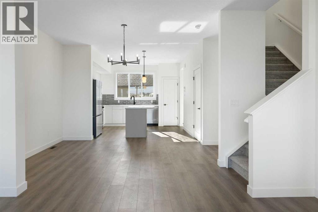 215 Belvedere Avenue SE, Calgary, Alberta  T2A 8A1 - Photo 8 - A2265805
