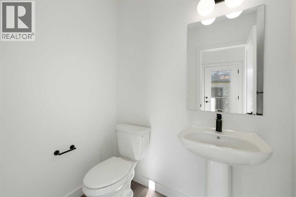 215 Belvedere Avenue SE, Calgary, Alberta  T2A 8A1 - Photo 18 - A2265805