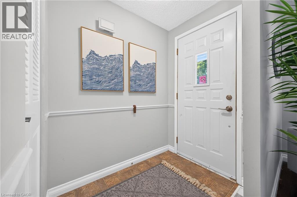 6 Bardadyn Court, St. Catharines, Ontario  L2N 6R2 - Photo 3 - 40836154
