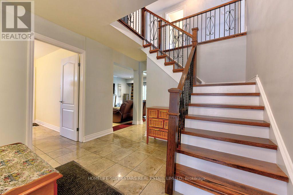 868 Kowal Drive, Mississauga, Ontario  L5H 3T4 - Photo 17 - W13625482