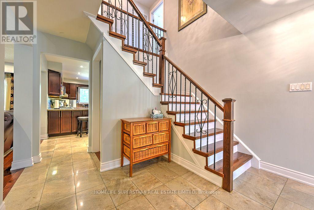 868 Kowal Drive, Mississauga, Ontario  L5H 3T4 - Photo 18 - W13625482