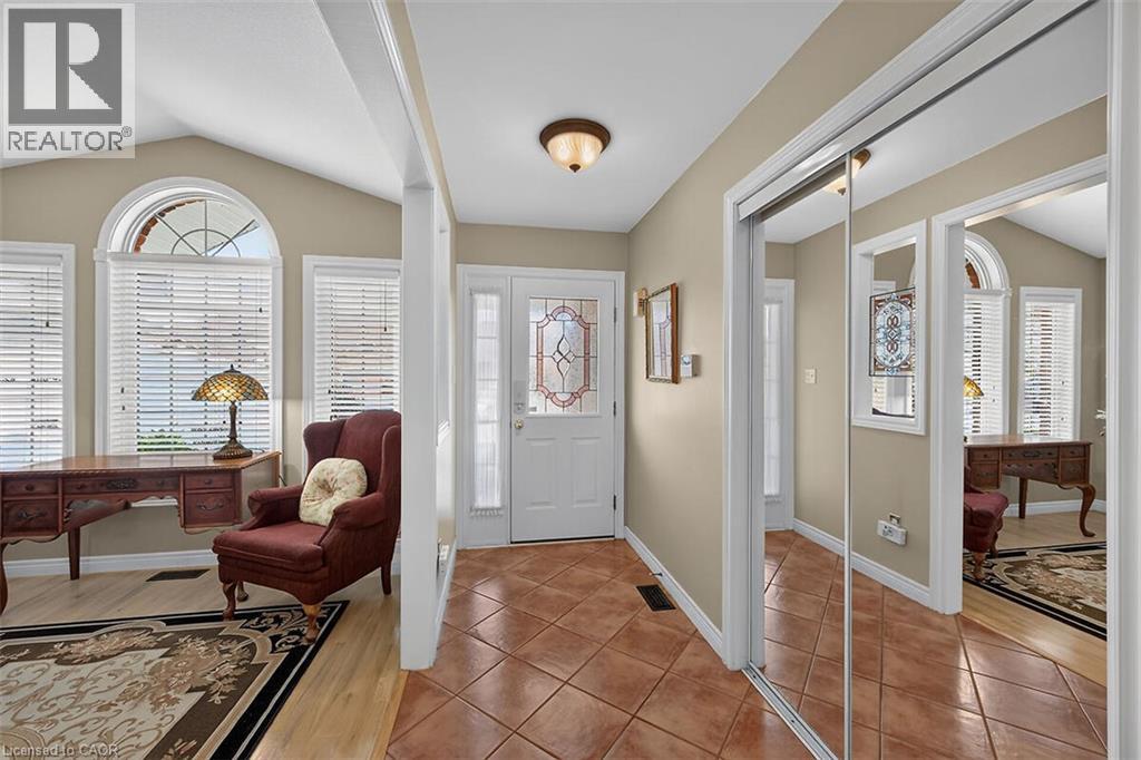 25 Eric Burke Court, Hamilton, Ontario  L9A 5J6 - Photo 4 - 40852360