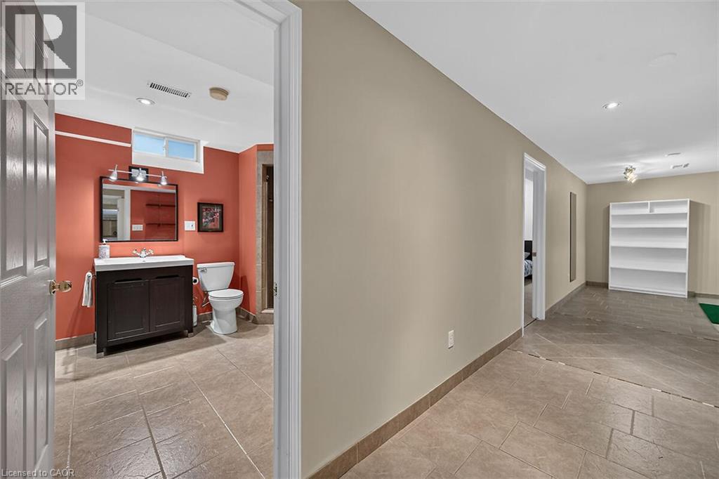 25 Eric Burke Court, Hamilton, Ontario  L9A 5J6 - Photo 36 - 40852360