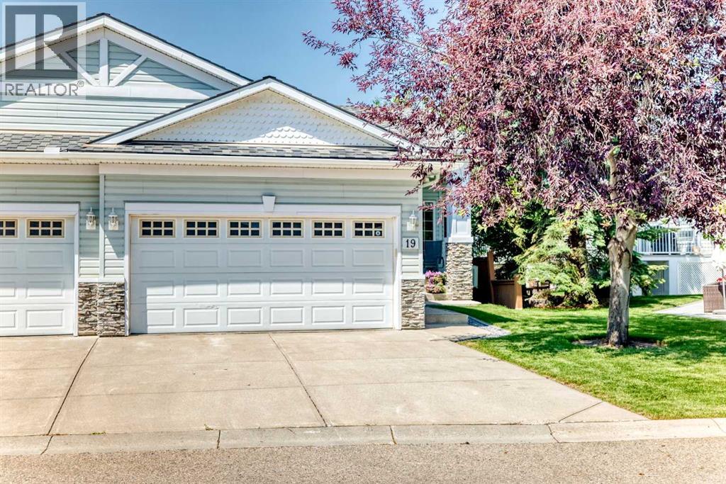 19 Rocky Ridge Villas NW, Calgary, Alberta