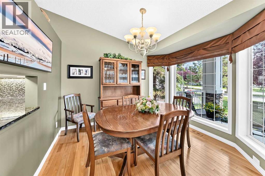 19 Rocky Ridge Villas NW, Calgary, Alberta  T3G 4R3 - Photo 6 - A2333325