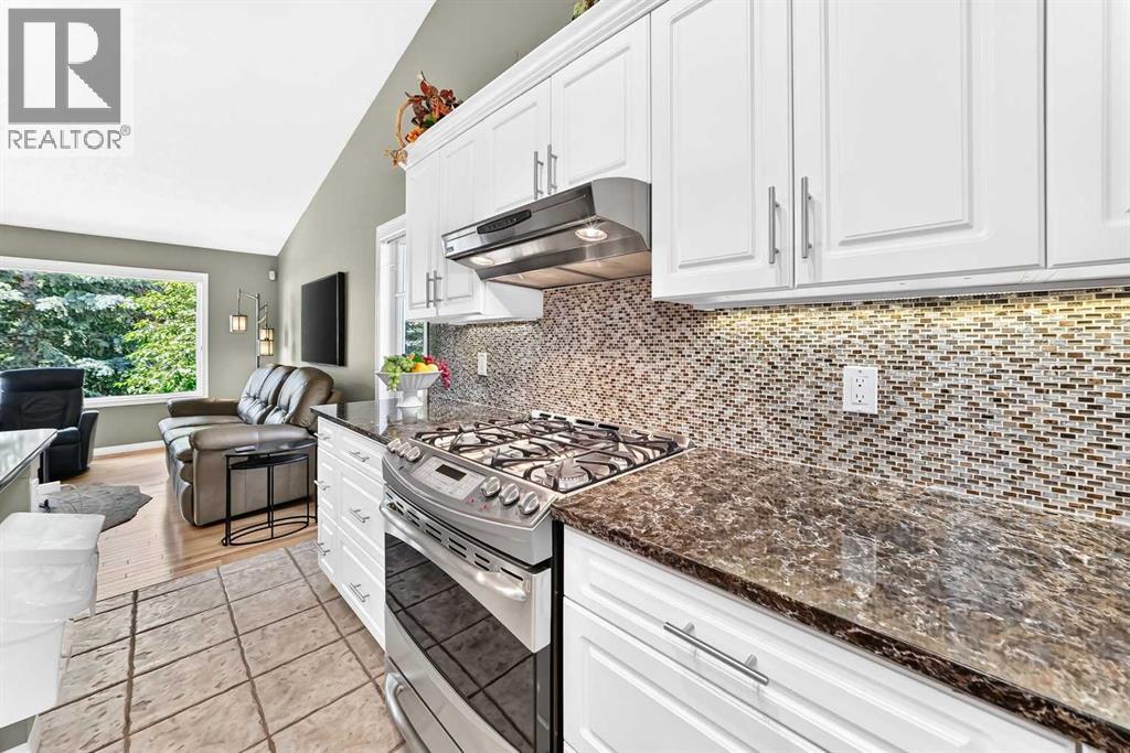 19 Rocky Ridge Villas NW, Calgary, Alberta  T3G 4R3 - Photo 17 - A2333325