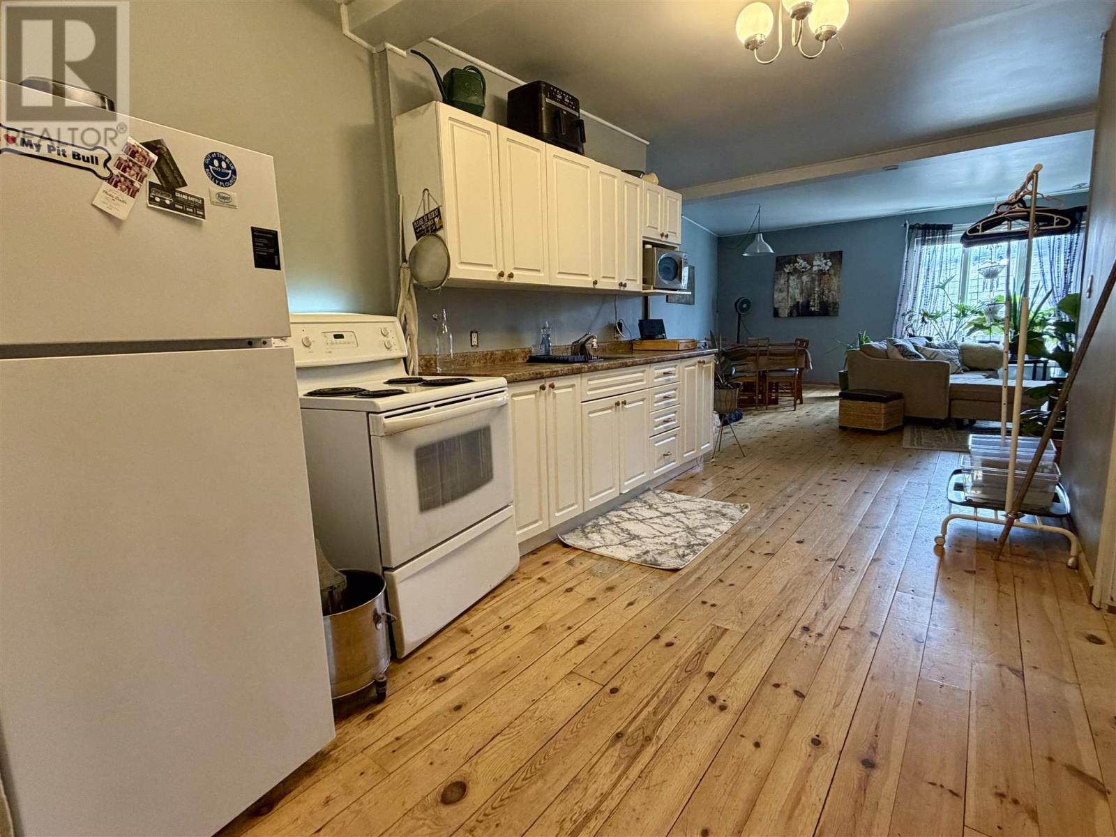 48 Ontario Ave, Elliot Lake, Ontario  P5A 1Y1 - Photo 5 - SM260878