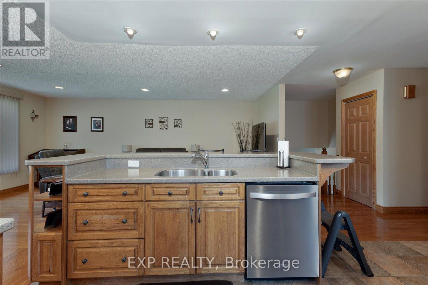 225 Minnie Street, Thames Centre, Ontario  N0L 1G0 - Photo 11 - X13626642