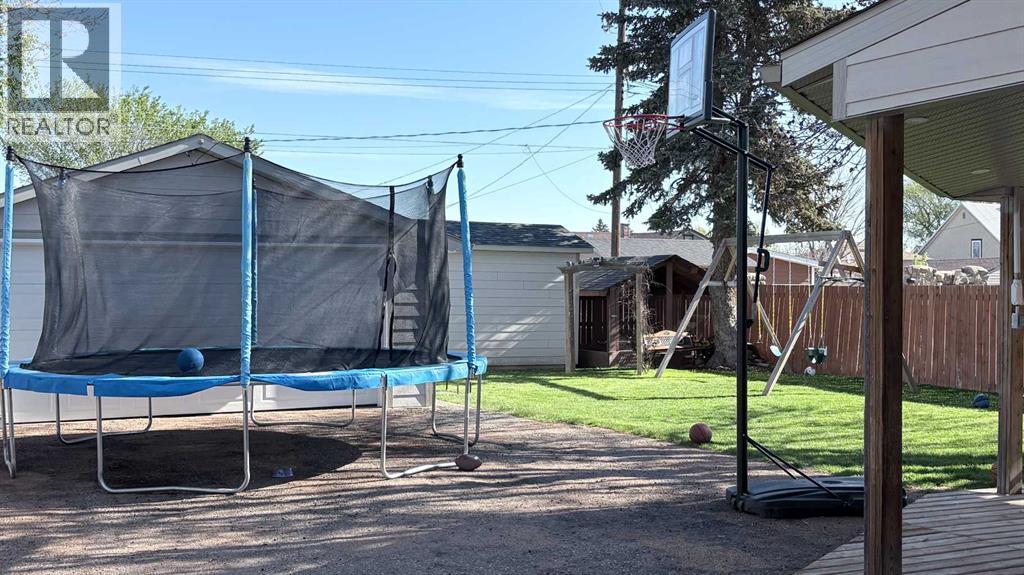 208 3rd Avenue E, Bow Island, Alberta T0K 0G0 - Photo 18 - A2312507