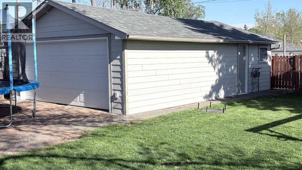 208 3rd Avenue E, Bow Island, Alberta T0K 0G0 - Photo 24 - A2312507