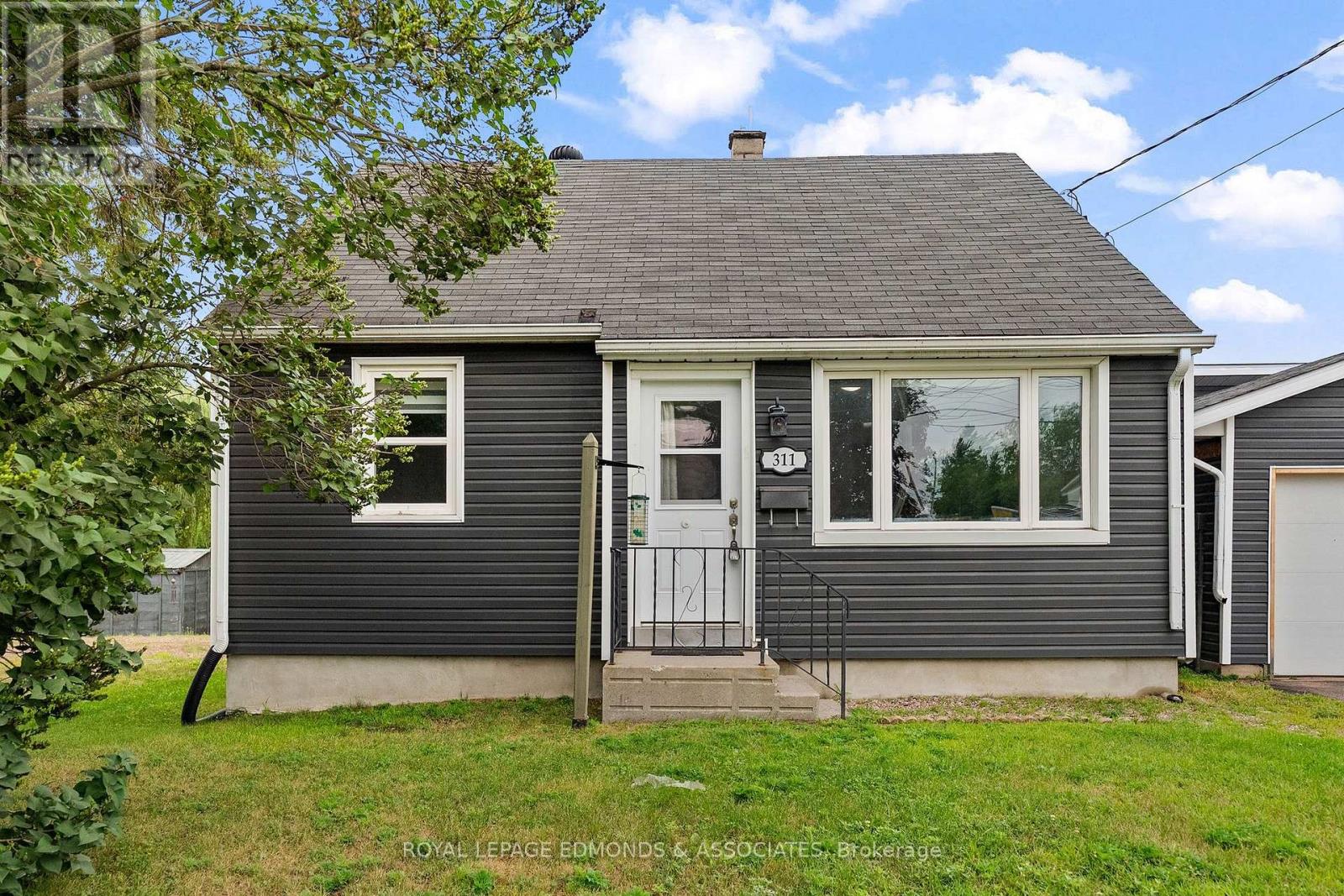 311 Julien Street, Pembroke, Ontario  K8A 3P6 - Photo 3 - X13626606