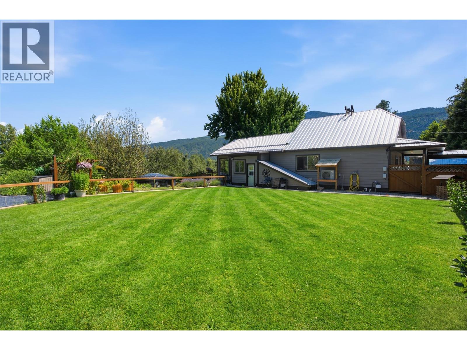 2200 Almond Gardens Road, Grand Forks, British Columbia V0H 1H4 - Photo 26 - 10394731