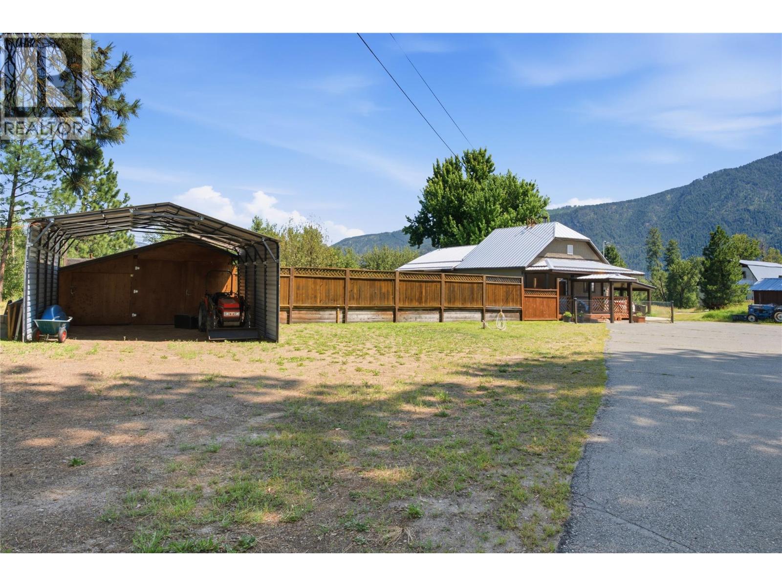 2200 Almond Gardens Road, Grand Forks, British Columbia V0H 1H4 - Photo 11 - 10394731