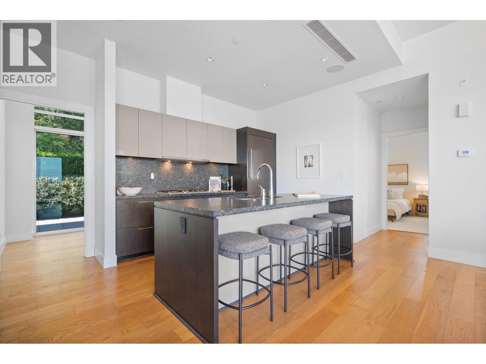702 876 Keith Road, West Vancouver, British Columbia V7T 1M3 - Photo 11 - R3151190
