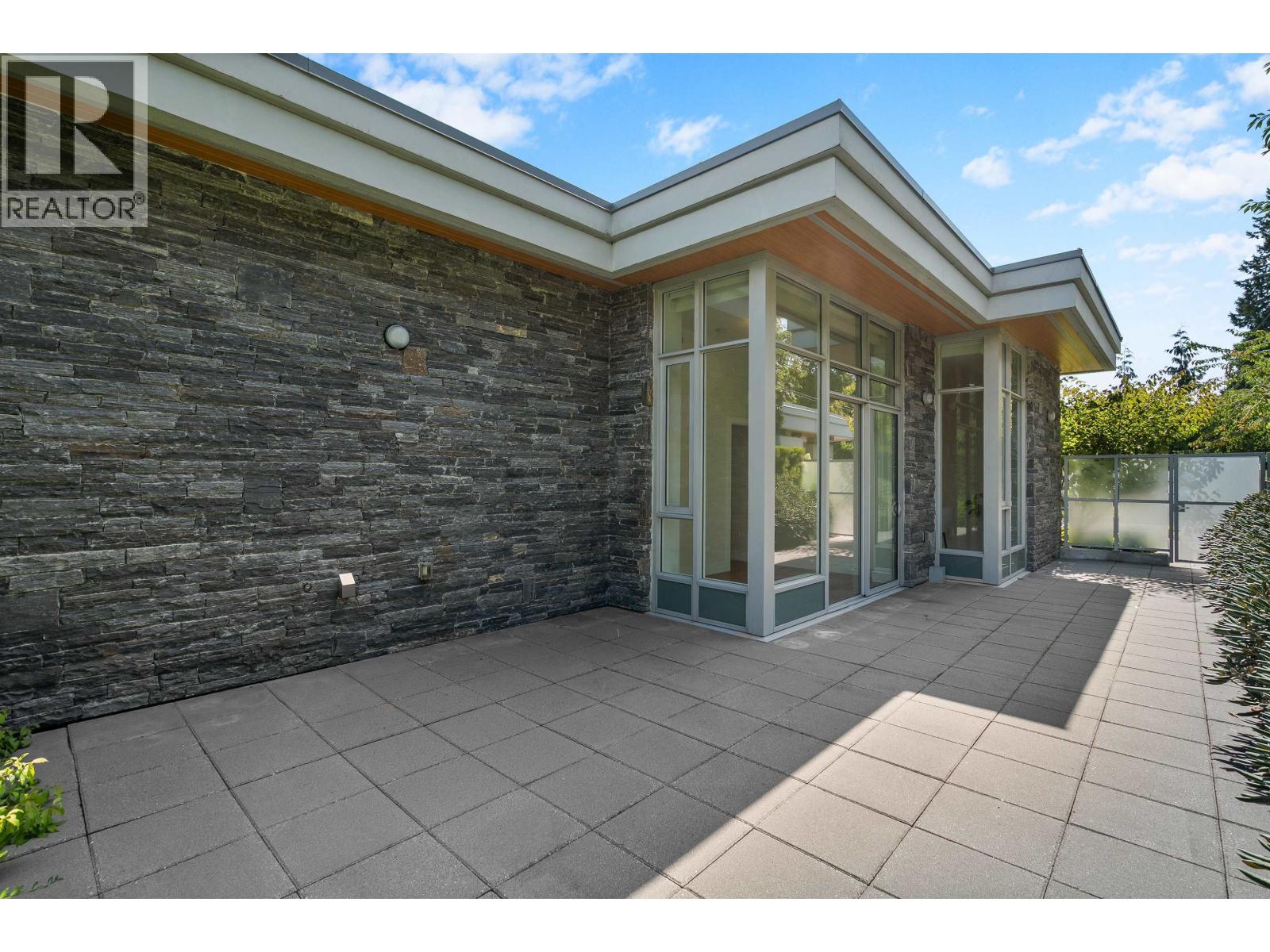 702 876 Keith Road, West Vancouver, British Columbia V7T 1M3 - Photo 22 - R3151190