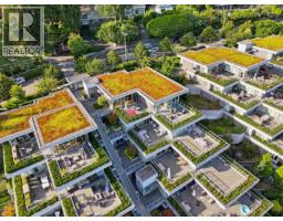 702 876 KEITH ROAD, West Vancouver, British Columbia