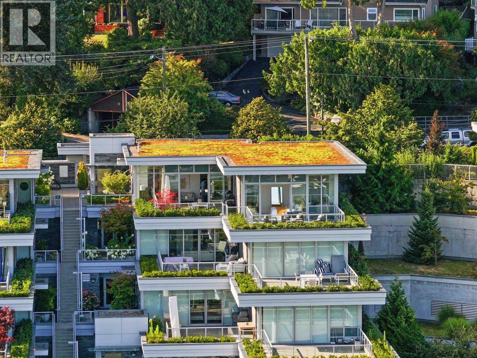 702 876 Keith Road, West Vancouver, British Columbia V7T 1M3 - Photo 2 - R3151190