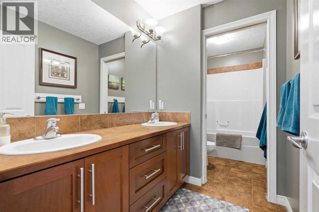 68 Drake Landing Way, Okotoks, Alberta  T1S 0C3 - Photo 33 - A2331281