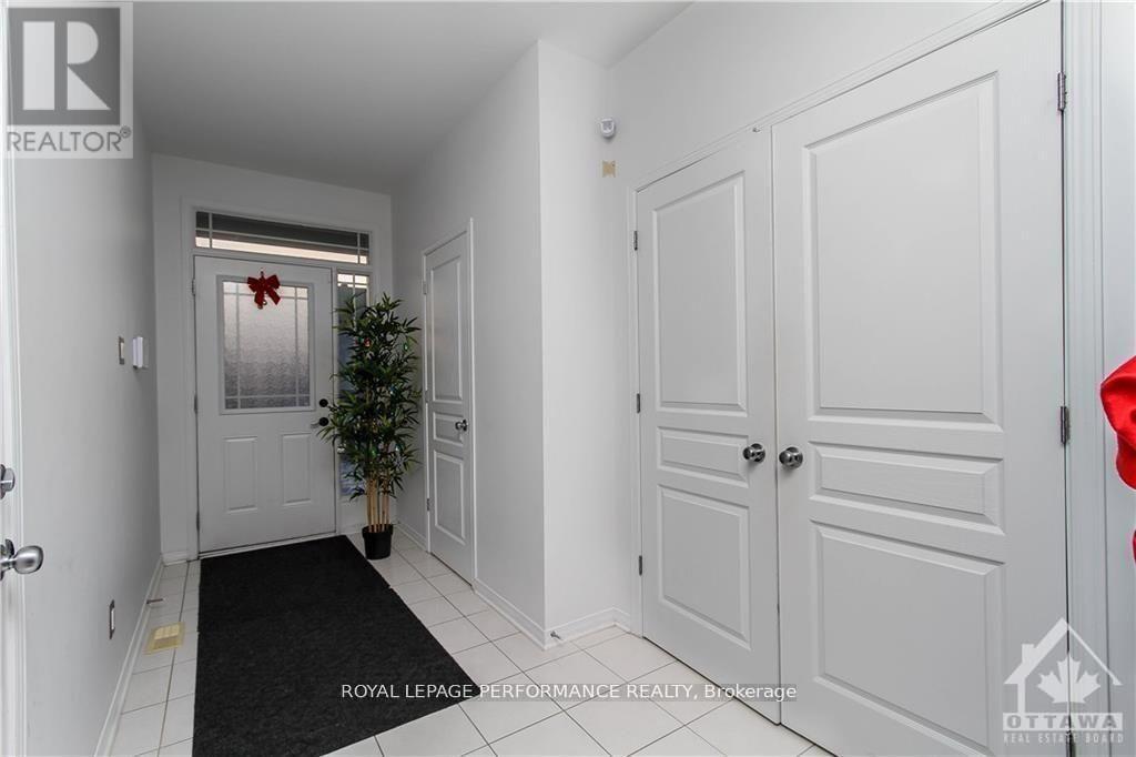 829 Percifor Way, Ottawa, Ontario  K1W 0C9 - Photo 2 - X13626570