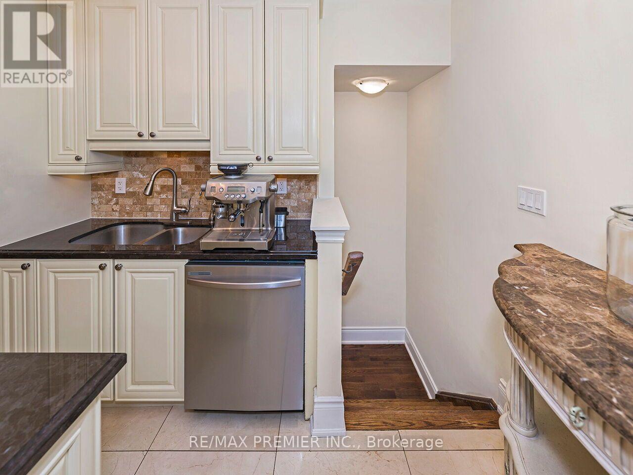 14 - 30 Hargrave Lane, Toronto, Ontario  M4N 0A4 - Photo 16 - C13626586