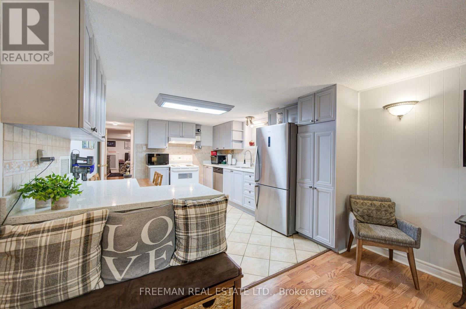 Bsmt - 723 Euclid Avenue, Toronto, Ontario  M6G 2V1 - Photo 12 - C13626604