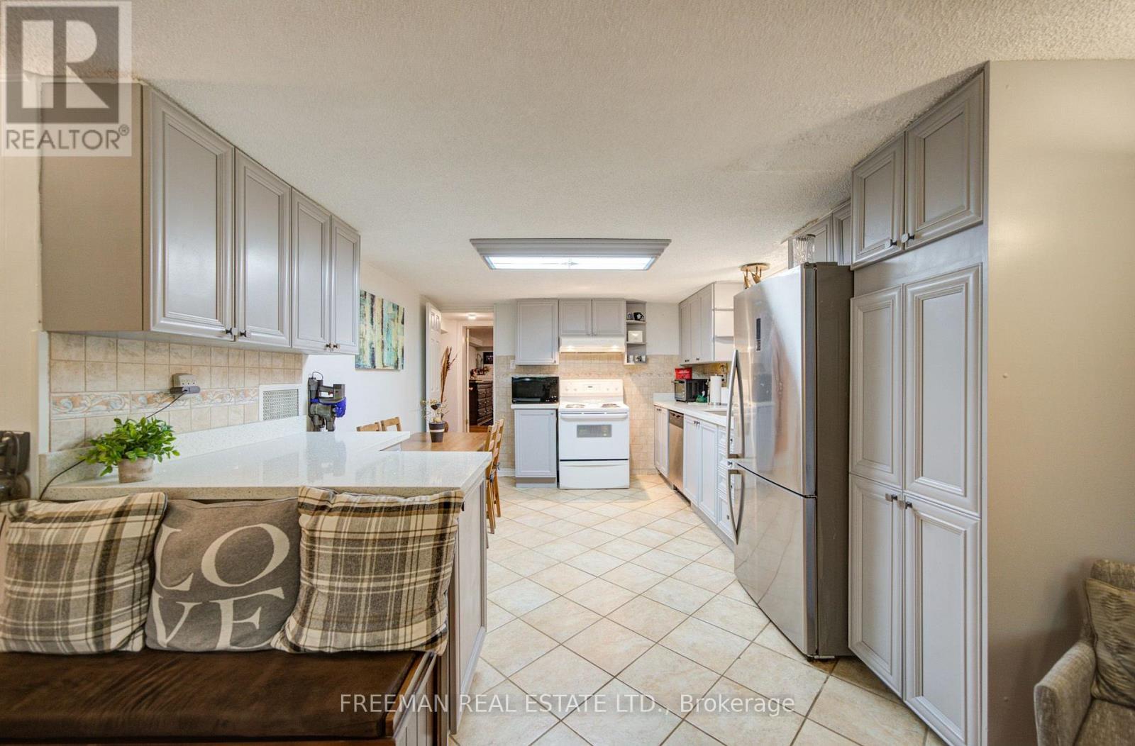 Bsmt - 723 Euclid Avenue, Toronto, Ontario  M6G 2V1 - Photo 13 - C13626604