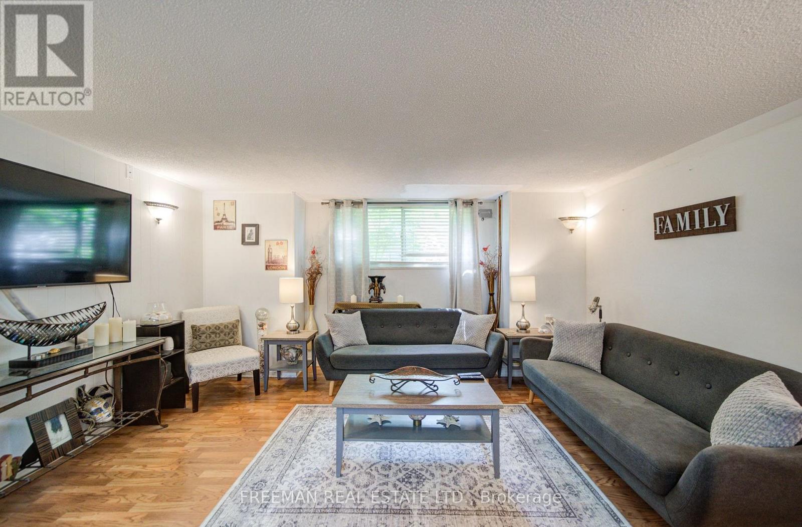 Bsmt - 723 Euclid Avenue, Toronto, Ontario  M6G 2V1 - Photo 15 - C13626604