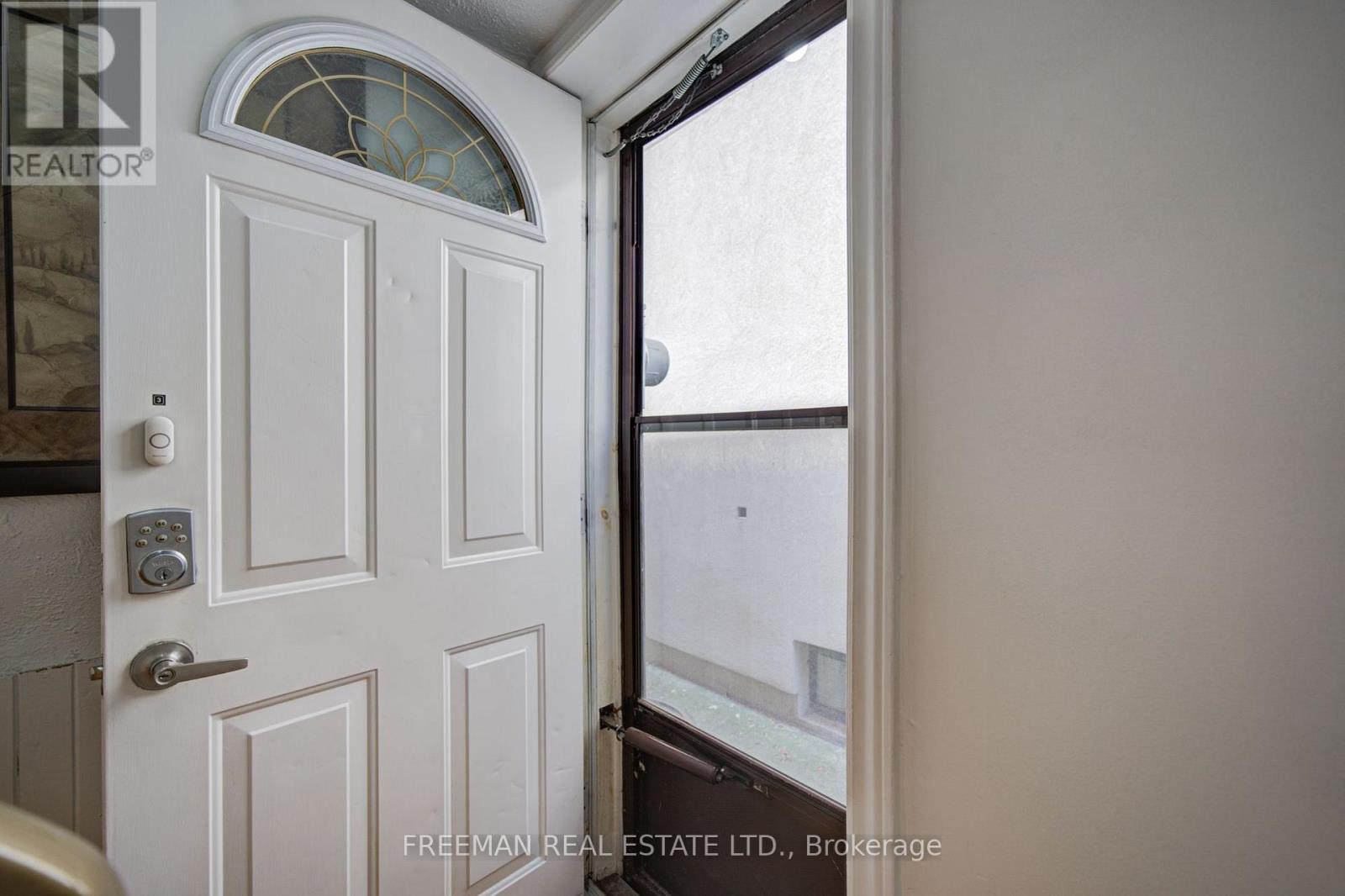 Bsmt - 723 Euclid Avenue, Toronto, Ontario  M6G 2V1 - Photo 3 - C13626604
