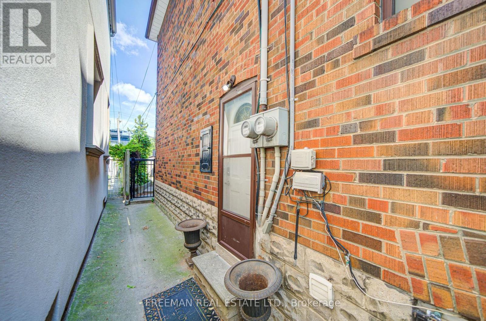 Bsmt - 723 Euclid Avenue, Toronto, Ontario  M6G 2V1 - Photo 5 - C13626604