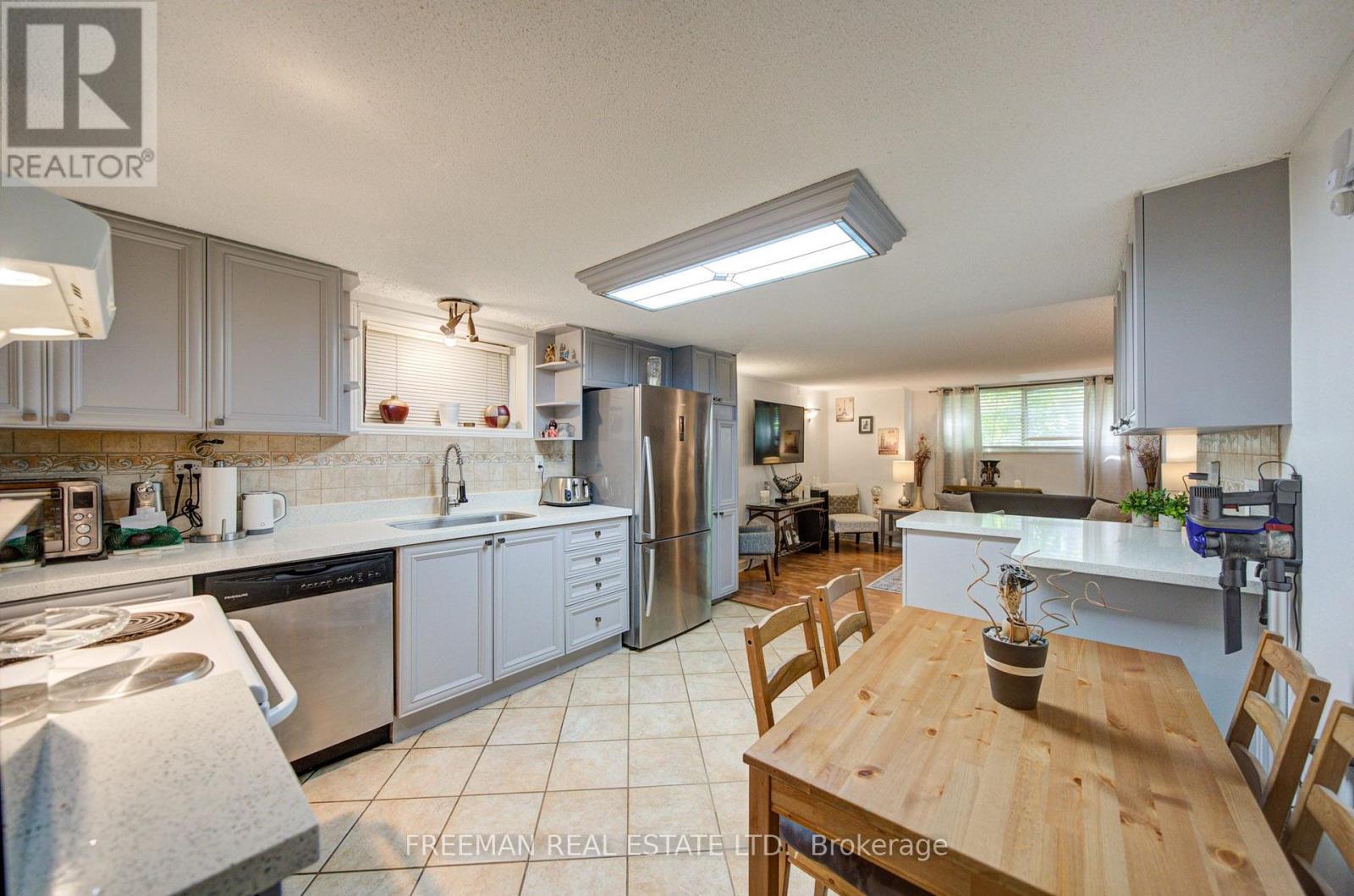 Bsmt - 723 Euclid Avenue, Toronto, Ontario  M6G 2V1 - Photo 6 - C13626604