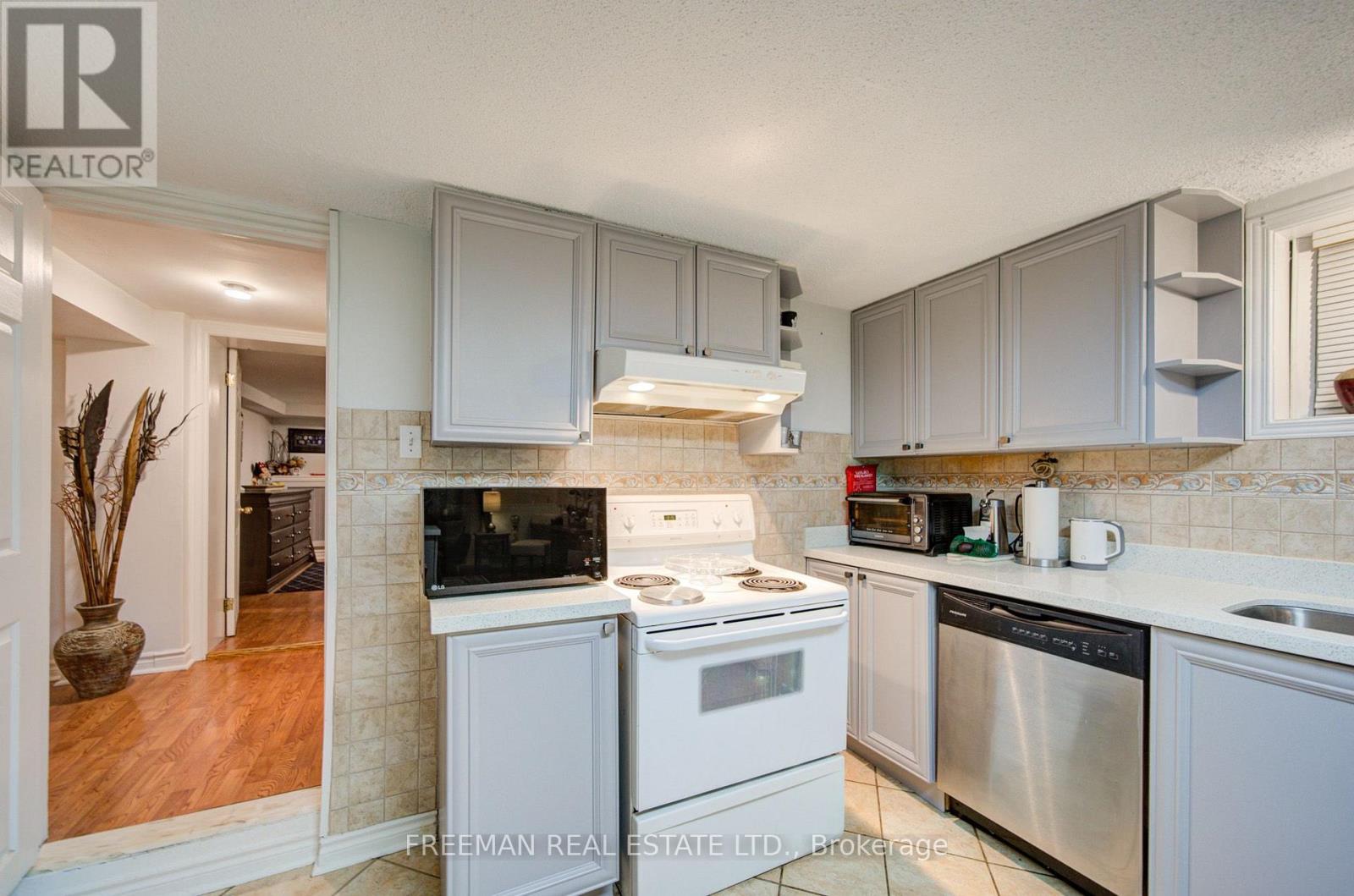 Bsmt - 723 Euclid Avenue, Toronto, Ontario  M6G 2V1 - Photo 7 - C13626604