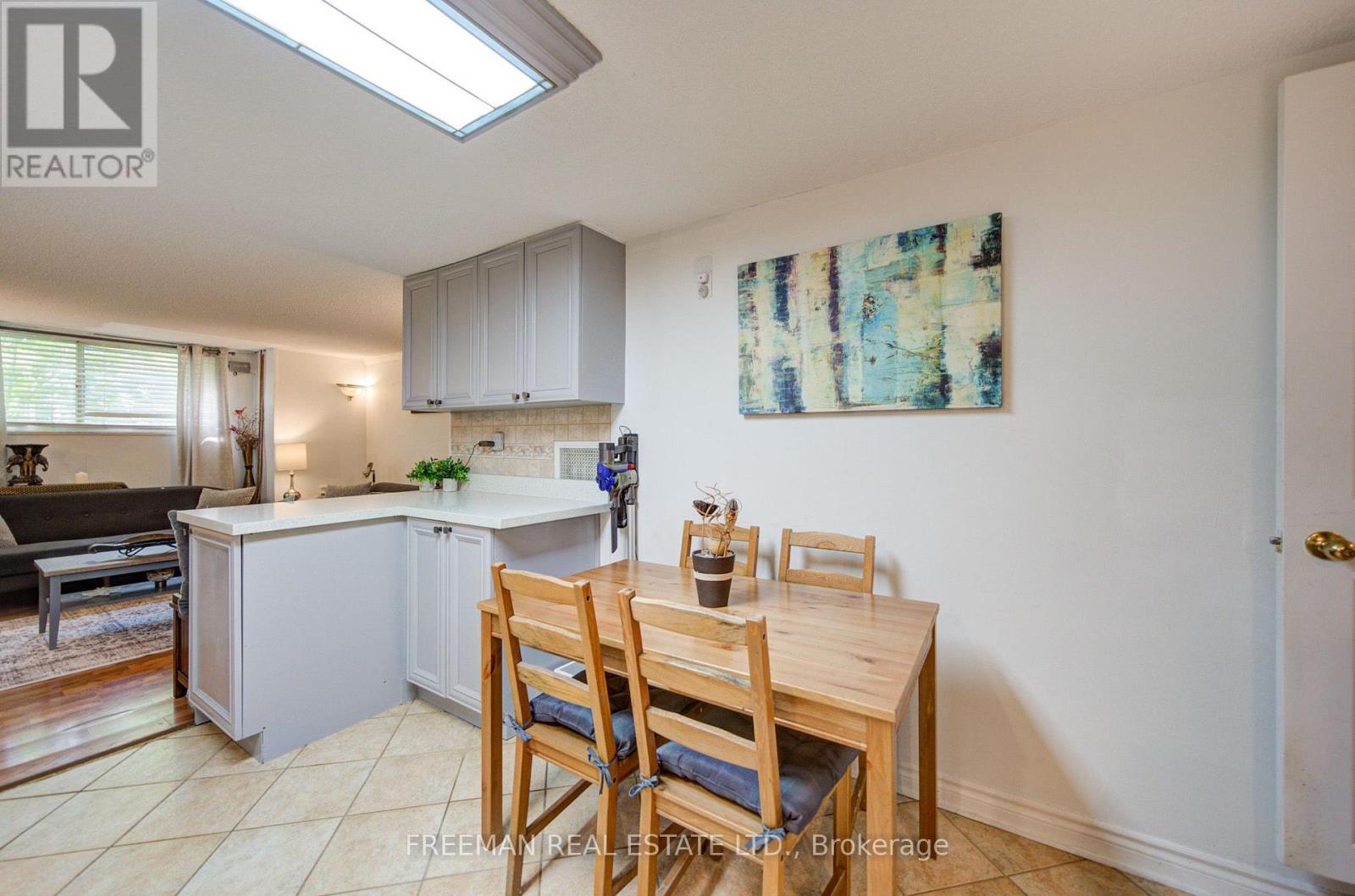 Bsmt - 723 Euclid Avenue, Toronto, Ontario  M6G 2V1 - Photo 9 - C13626604