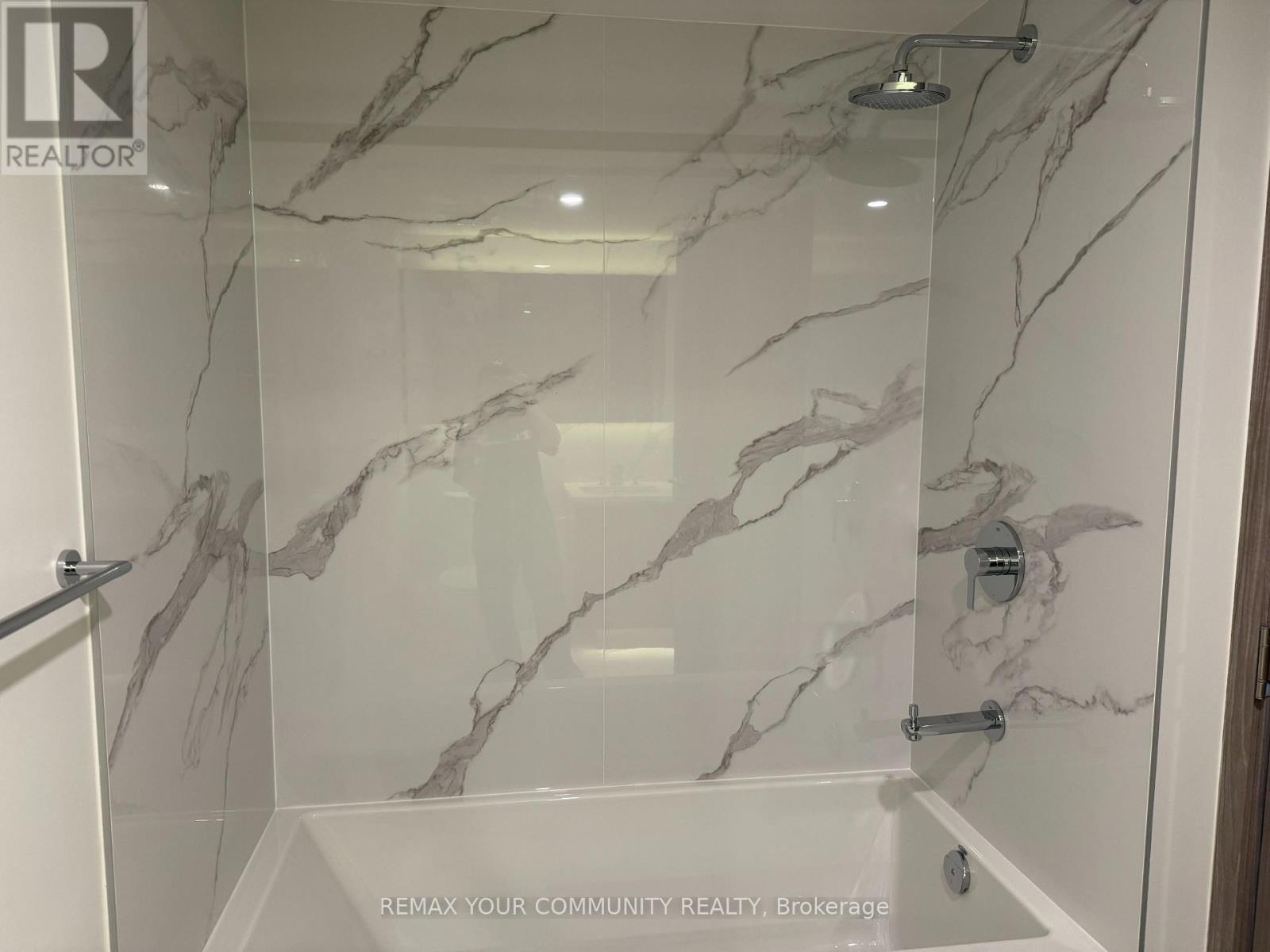 4008 - 3 Concord Cityplace Way, Toronto, Ontario  M5V 0X4 - Photo 7 - C13626658