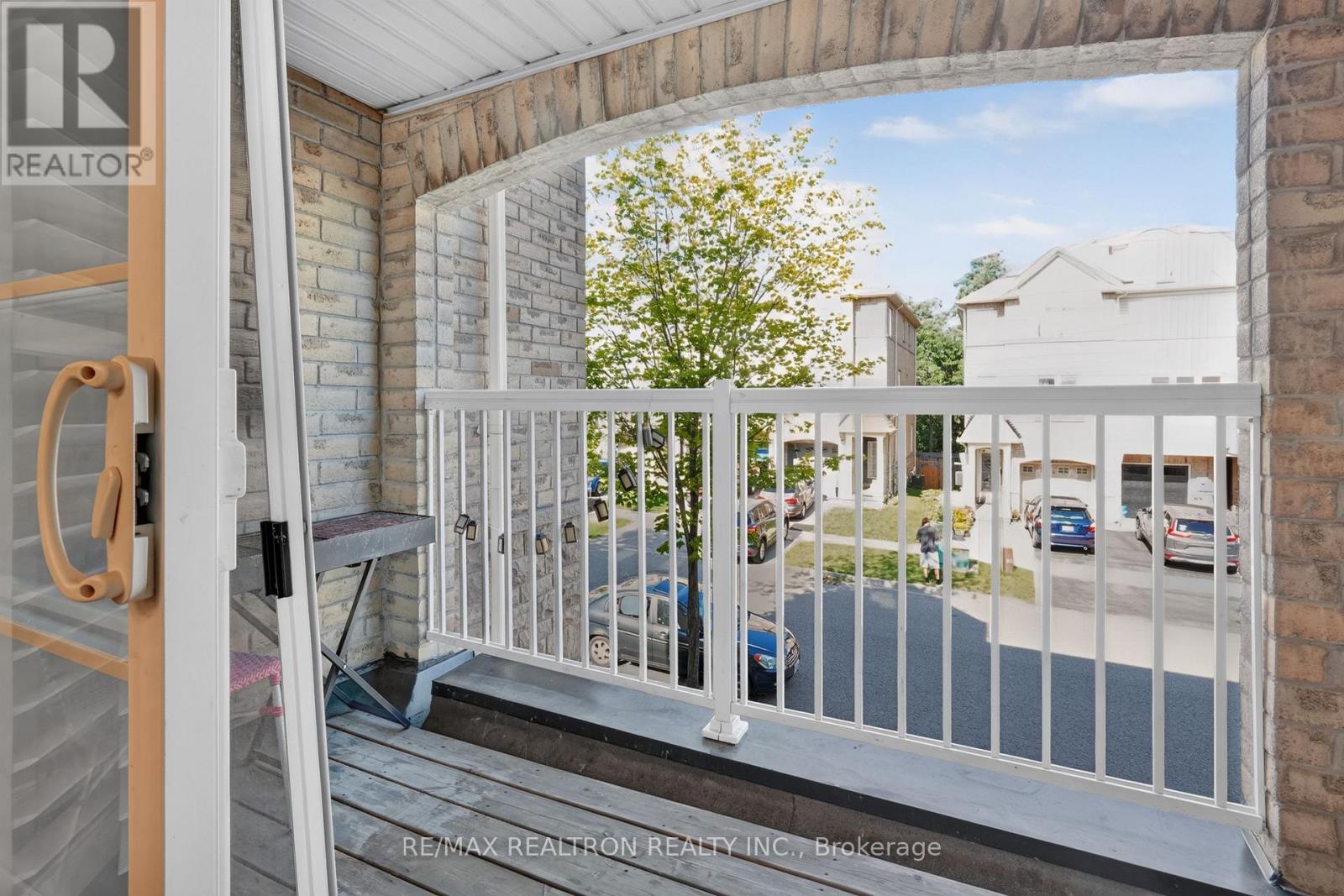 24 Cullcastle Street, Ajax, Ontario  L1S 0A8 - Photo 5 - E13626634