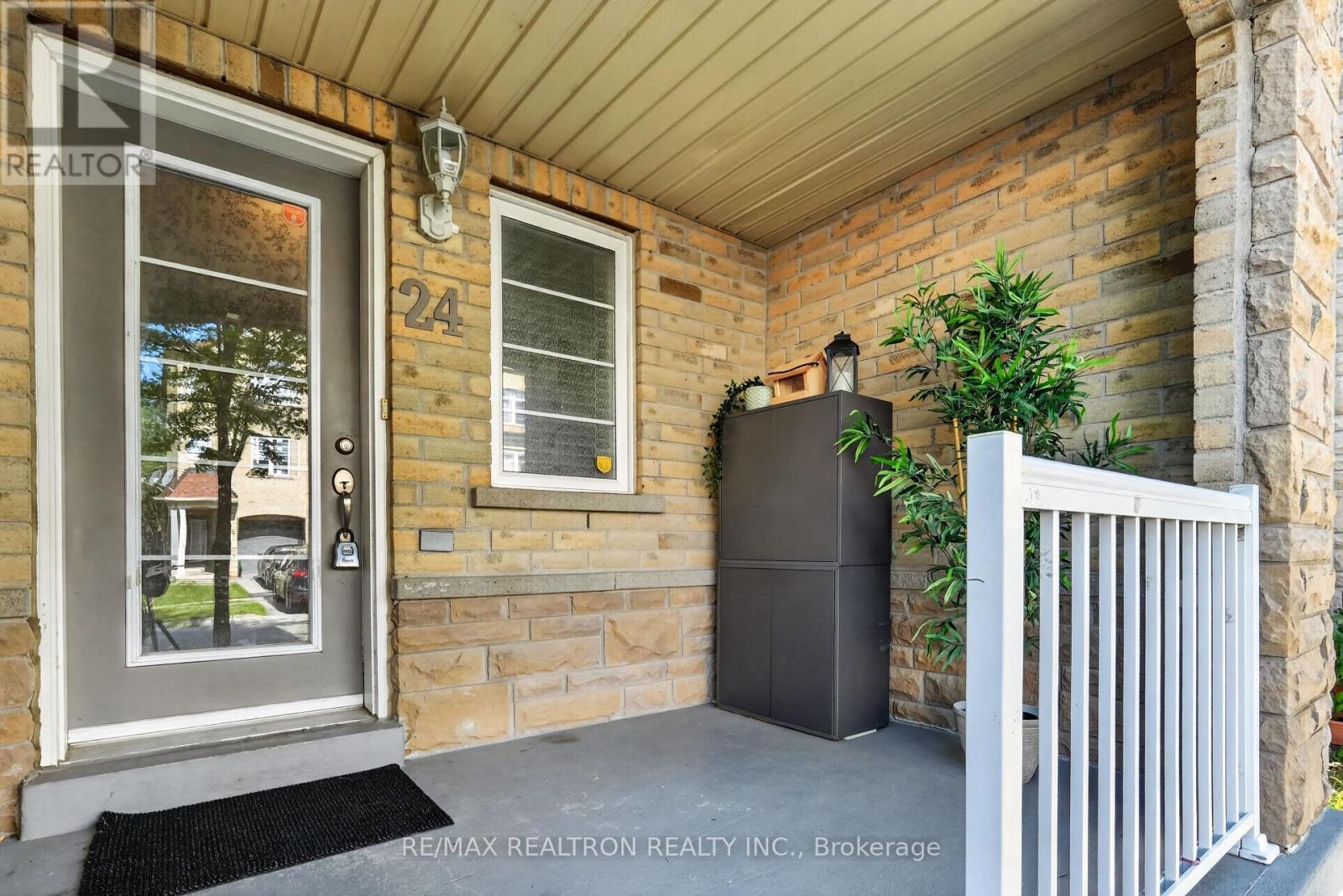 24 Cullcastle Street, Ajax, Ontario  L1S 0A8 - Photo 7 - E13626634